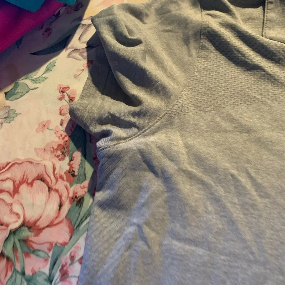 Slazenger Women’s Short Sleeve Gray Golf Shirt Size X-Larfe
